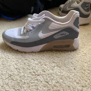 Nike women’s sneakers